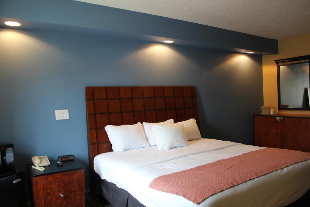 Excel Inn & Suites Charlottesville Szoba fotó