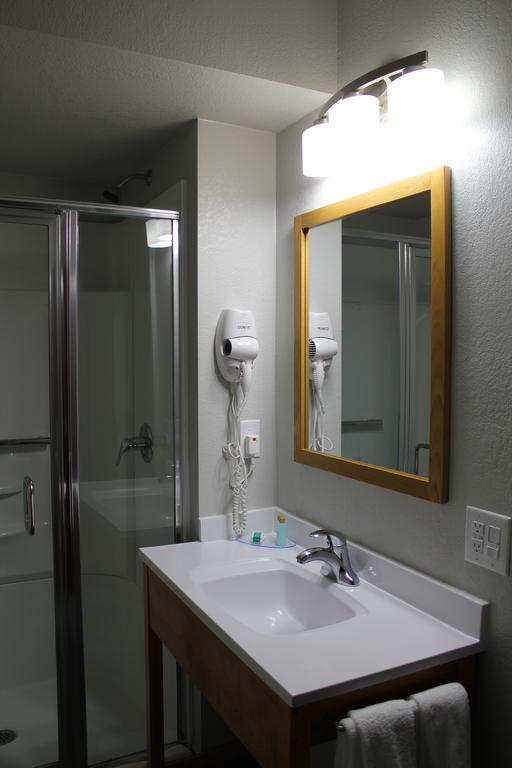 Excel Inn & Suites Charlottesville Szoba fotó