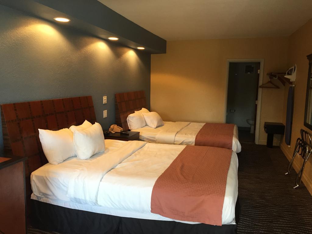 Excel Inn & Suites Charlottesville Szoba fotó