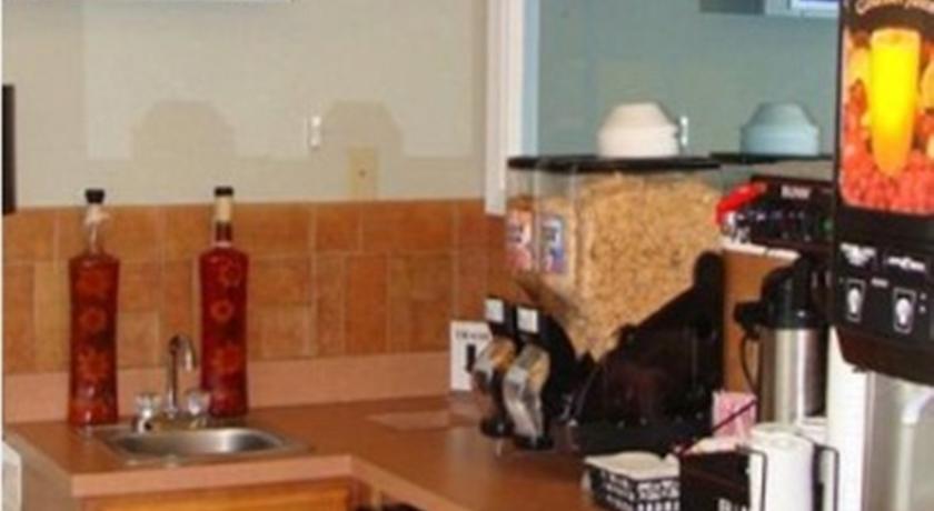 Excel Inn & Suites Charlottesville Étterem fotó
